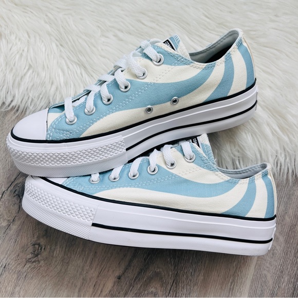 NWT Converse Chuck Taylor All Star Lift Platform Women’s Shoes - Picture 7 of 8